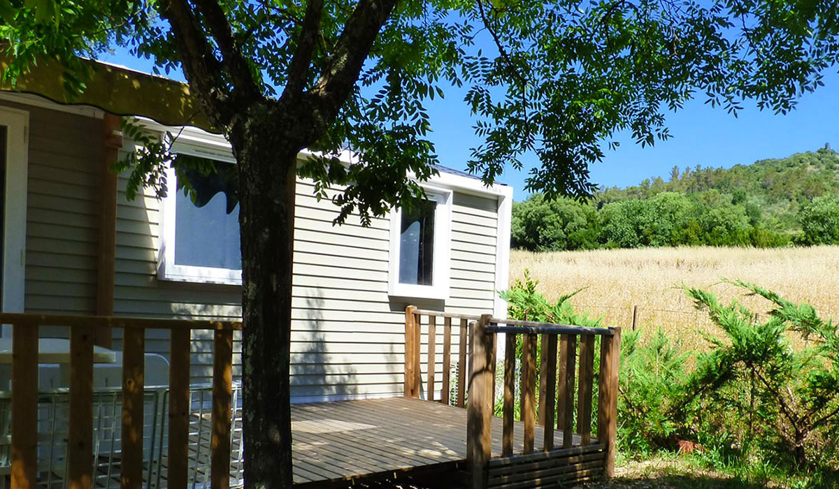 L'Esquiras Rhône-Alpen - Vallon-Pont-d'Arc visuel 16/17 L'Esquiras Rhône-Alpen - Vallon-Pont-d'Arc visuel 16/17