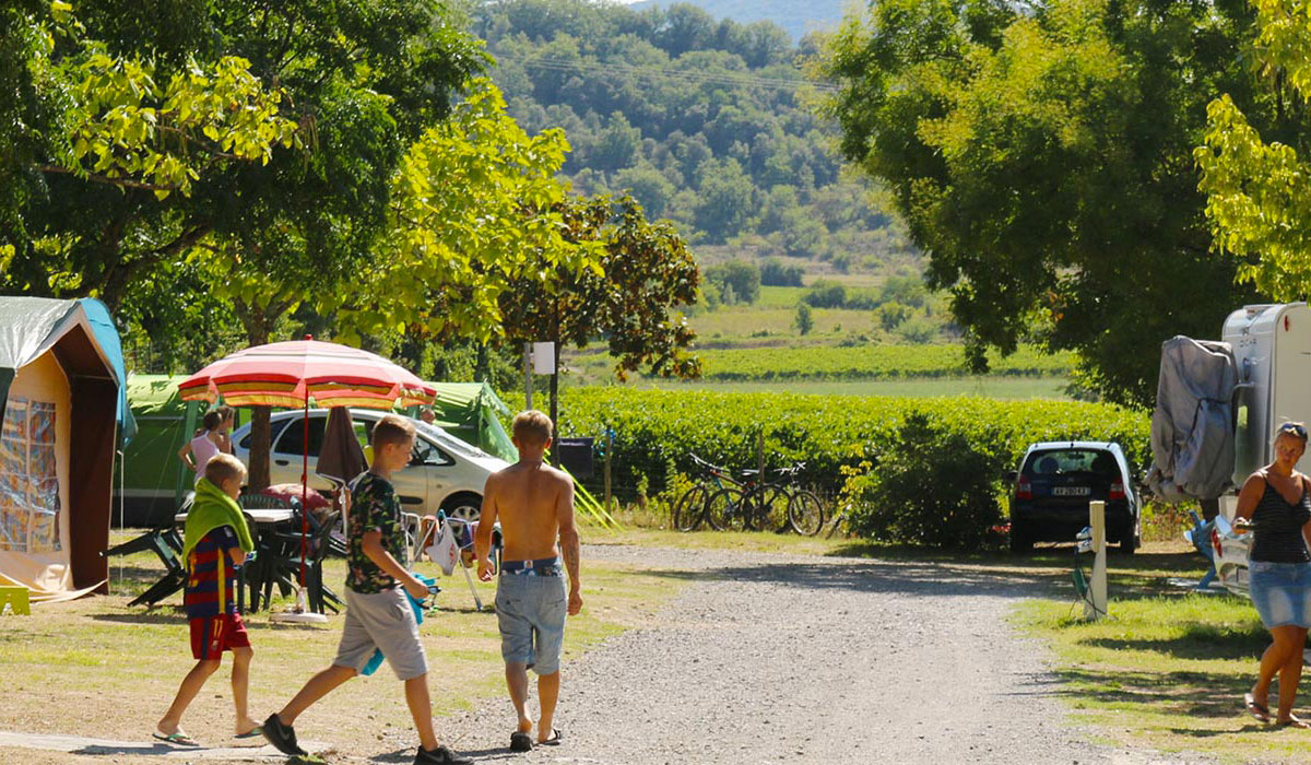 L'Esquiras Rhône-Alpen - Vallon-Pont-d'Arc visuel 11/17 L'Esquiras Rhône-Alpen - Vallon-Pont-d'Arc visuel 11/17