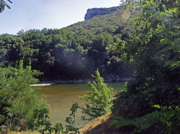 Caming des Tunnels Rhône-Alpen - Vallon-Pont-d'Arc visuel 2/12 Caming des Tunnels Rhône-Alpen - Vallon-Pont-d'Arc visuel 2/12