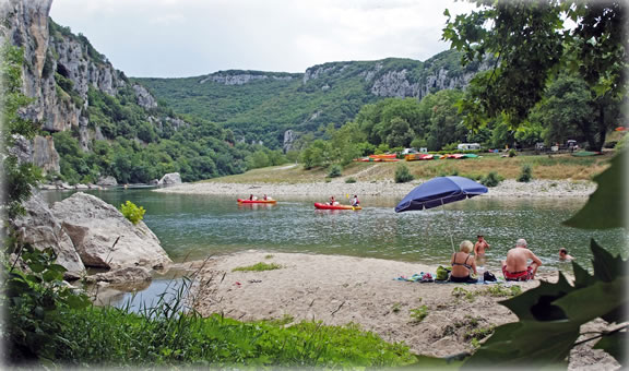 Caming des Tunnels Rhône-Alpen - Vallon-Pont-d'Arc visuel 12/12 Caming des Tunnels Rhône-Alpen - Vallon-Pont-d'Arc visuel 12/12