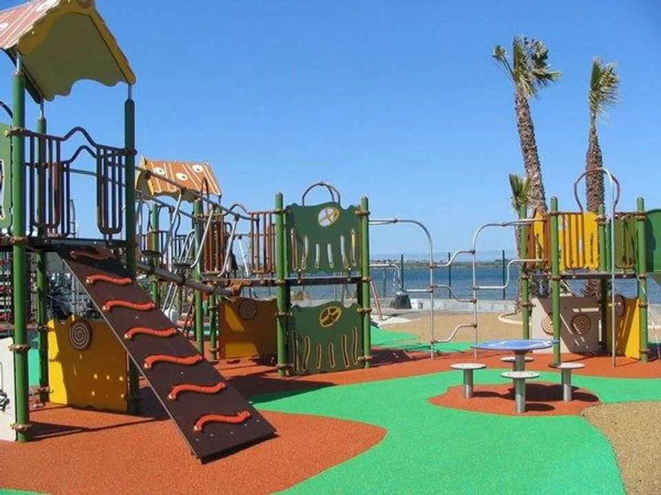 Bleu Marine Languedoc-Roussillon - Sérignan visuel 17/27 Bleu Marine Languedoc-Roussillon - Sérignan visuel 17/27