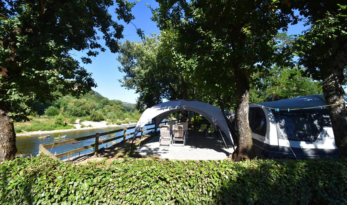 Rives d'Arc Rhône-Alpen - Vallon-Pont-d'Arc visuel 18/19 Rives d'Arc Rhône-Alpen - Vallon-Pont-d'Arc visuel 18/19